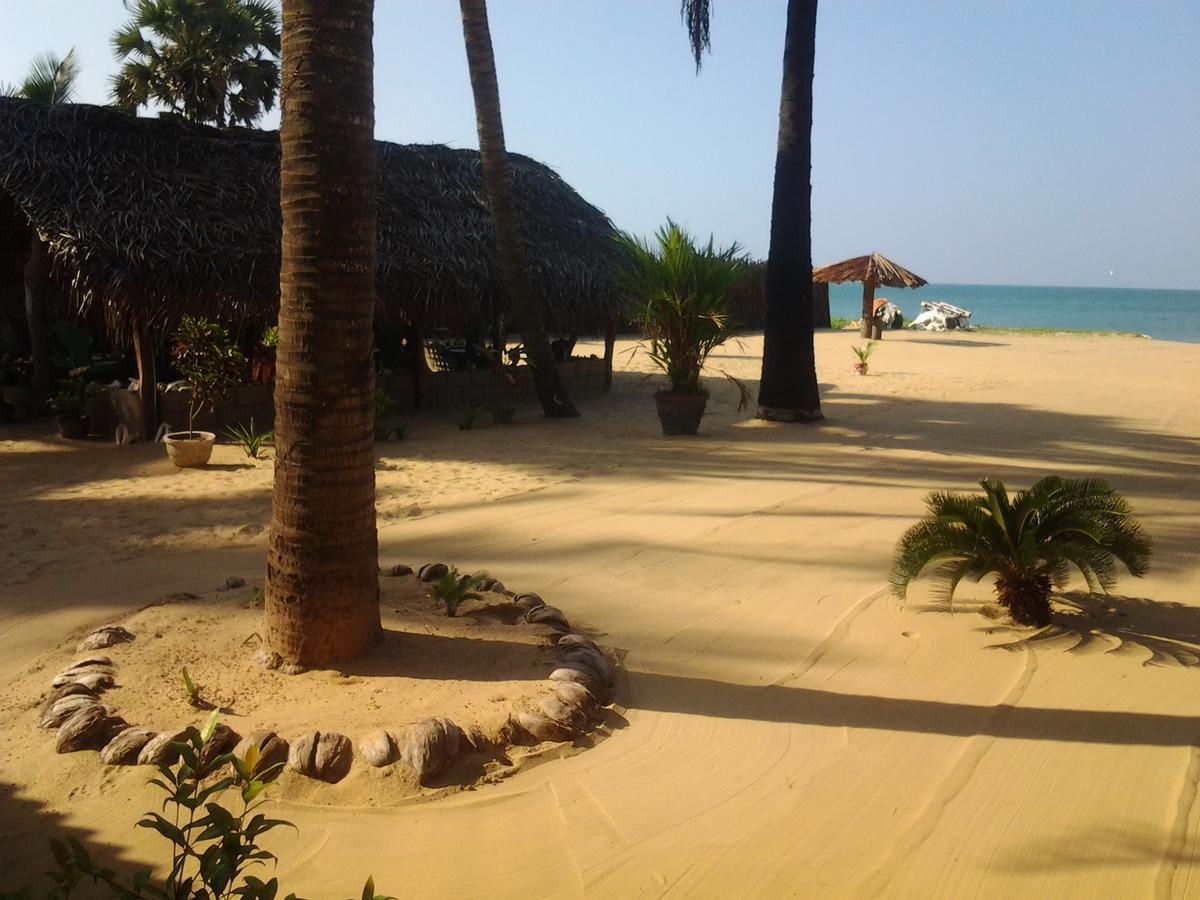 Hotel Dolphinchilling Alankuda Exterior foto